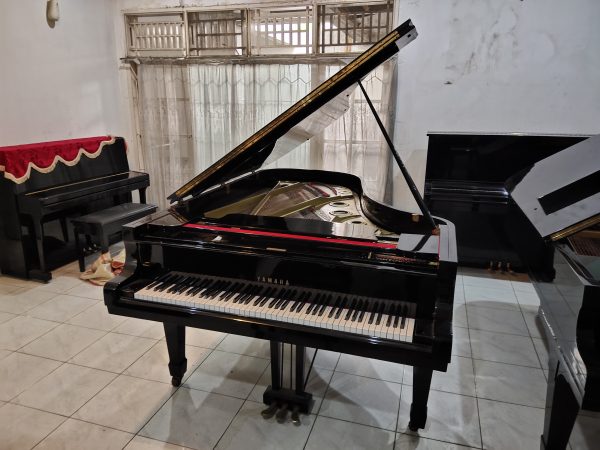 PIANO GRAND YAMAHA B C7 HITAM