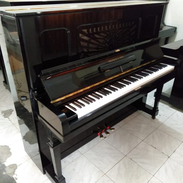 Steinway & Sons type K