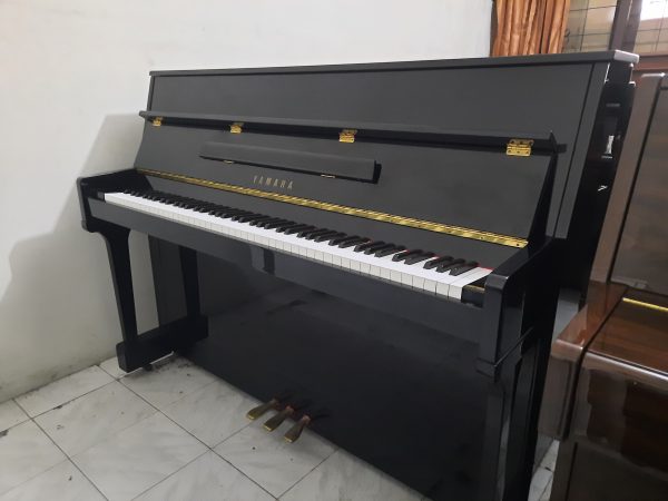 Piano Yamaha Lu-110 CPE Black